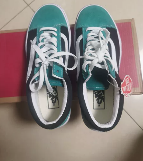 万斯vans全新的鞋子，别人买给孩子的，孩...