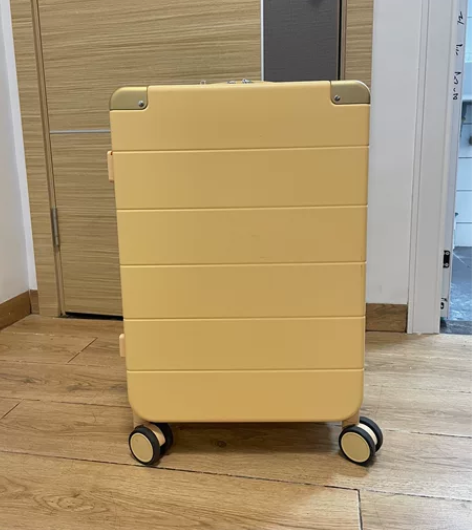 MIYO宽杆拉杆箱20寸乳酪黄登机箱双充电...