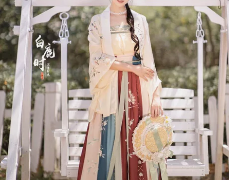 [出]白鹿时小确杏黄色短衫m码 仅黄色短衫...