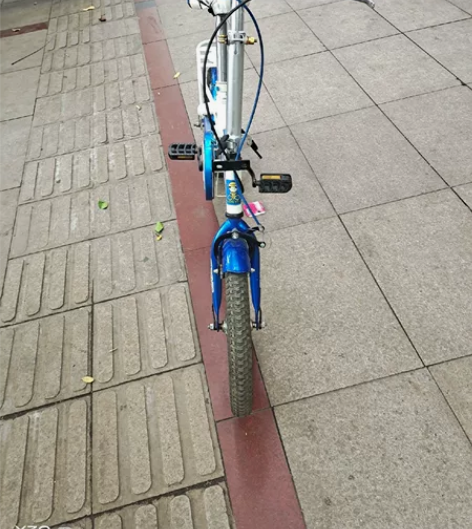 转让九成新的20寸折叠自行车，六到十二岁都...