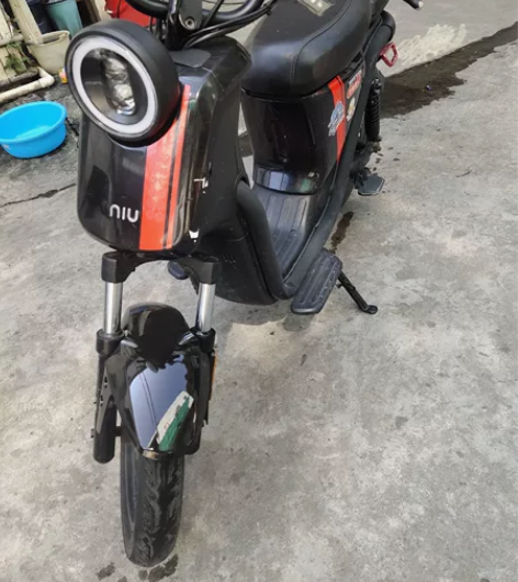 出售小牛电动∪1顶配1台，800W电机，2...