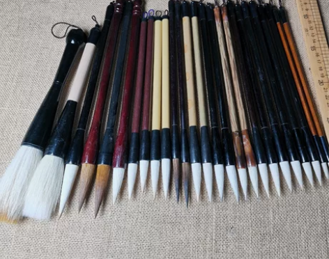 放漏.回馈新老顾客。 【拍品】组合毛笔一套...