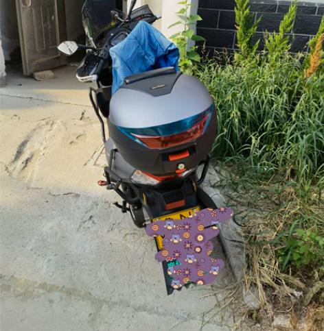 2022年1月挂牌的铃木uy125百年纪念...
