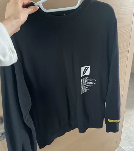 男士设计感卫衣 背后有图案 120-130...