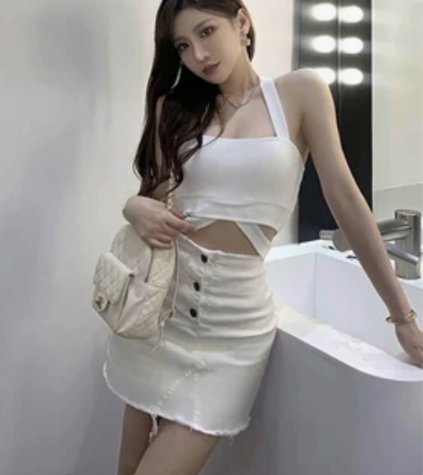 a字裙，全新中码，白菜，不退换 感兴趣的话...