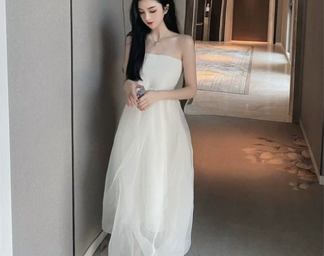 白色一字肩蓬蓬裙网纱拼接抹胸连衣裙三亚度假...