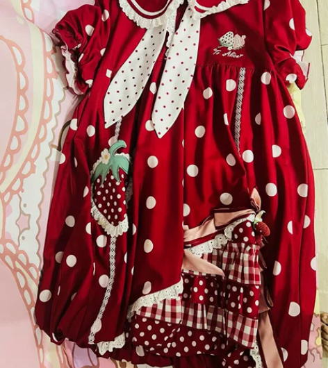 熊之家的草莓 甜橙花苞裙 穿过一次 洗里就...