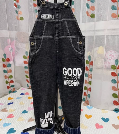 120尺码。男童女童春秋字母印花棉质背带牛...