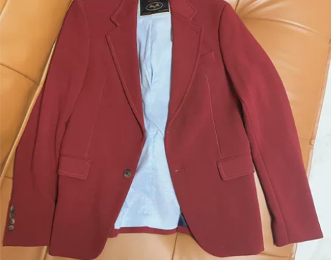 zara男士西装外套  有厚度 就试穿了一...