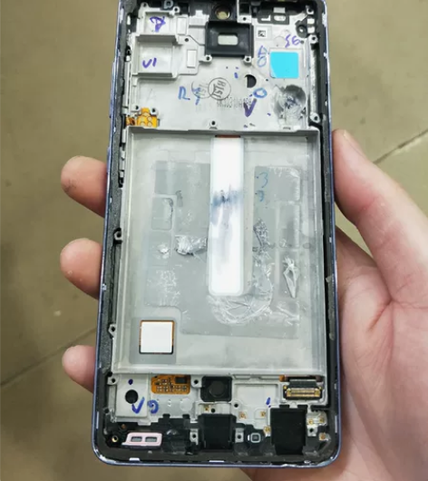 三星A52屏幕5g版中框,外观还行,就下面...