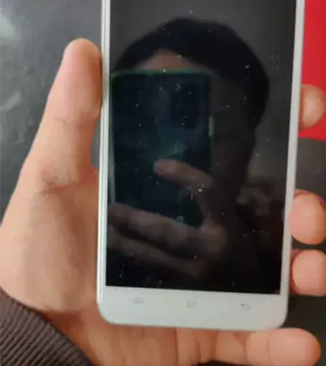 vivo y55 金色 2G+16G 运行...