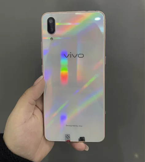 特价出幻彩白自用vivo x23 6+12...