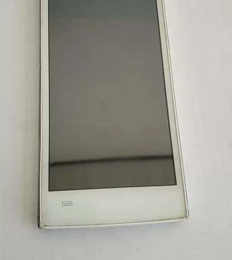 vivo y13l 成色如图好几年前的手机...