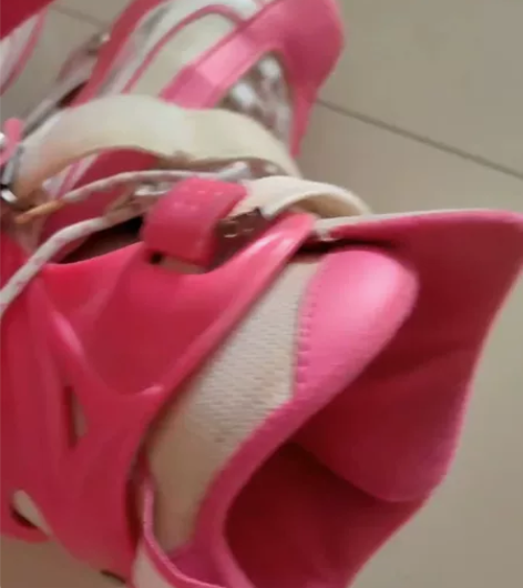 单排旱冰鞋.可伸缩款36-42轻松驾驭。细...