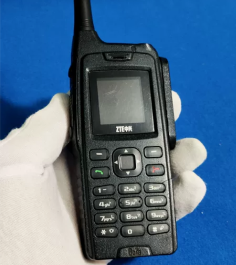 中兴G682电信对讲手机 插电信卡功能正常...