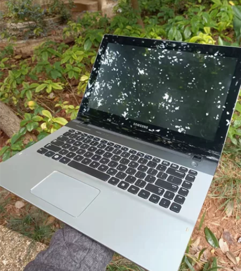 三星成色极好本本 急急急出 超清大屏15....