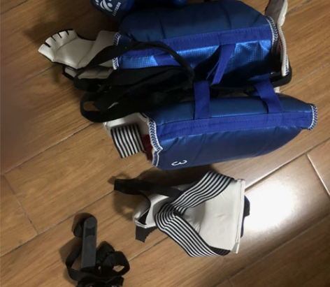 跆拳道护具，适合3-6岁小朋友。50包邮转...