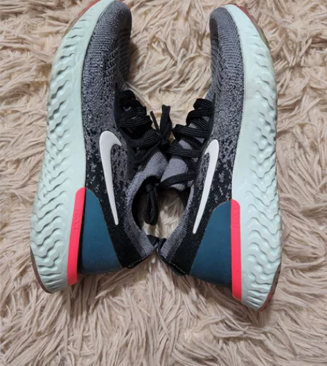 Nike 耐克 缓震女子运动跑鞋 偏小 3...