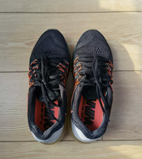Nike全掌气垫运动鞋，在泰国旅游时候专柜...