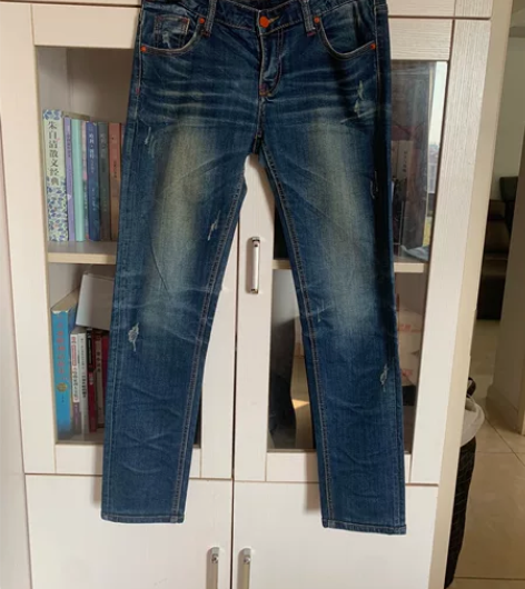 精品牛仔裤女 如图！商场里200买的！裤腿...