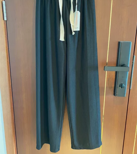 全新伊嘉休闲阔腿裤 均码 腰围64 裤长...