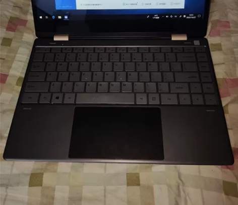 yoga轻薄本，支持360度翻转，屏幕带触...