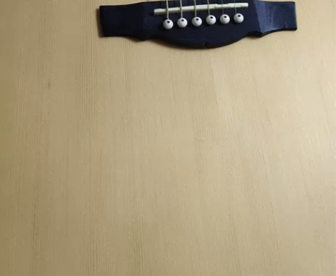 搬家出吉他一个，9.9成新，基本没怎么使用...