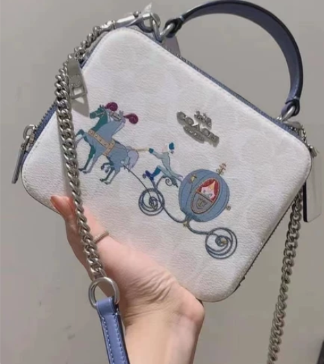 蔻家迪士尼联名包包公主包单肩斜挎包全新小包...