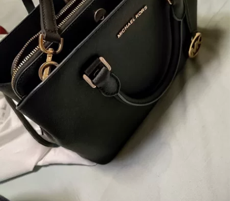 mk单肩/手提包 黑色，通勤绝绝子。手提好...