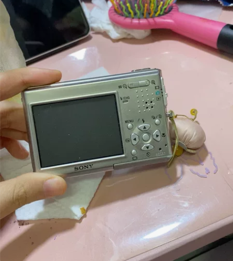 索尼t1银色，530w像素，3倍光学变焦，...