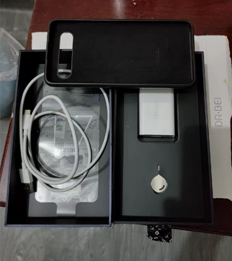 魅族17   8＋128十七度灰，屏幕无划...