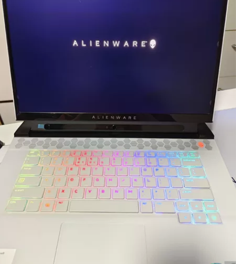 官网入手的外星人 Alienware m1...