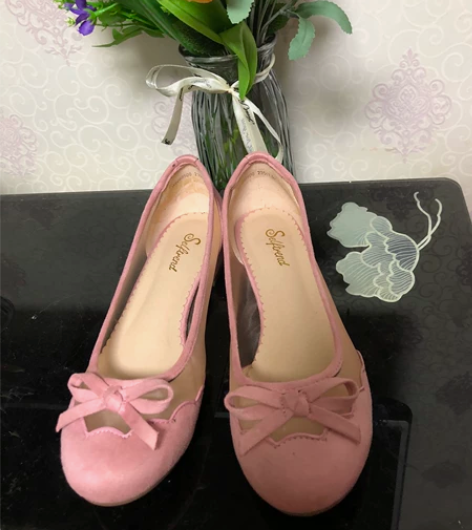 乖巧圆头娃娃鞋lo镂空平底粉可爱 如图所示...