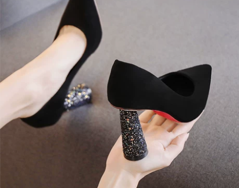 黑色绒面不累脚粗跟高跟鞋女2022年新款