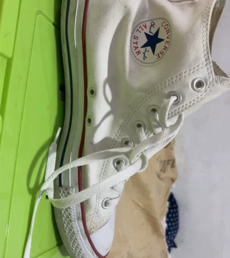 匡威10码 自然氧化 未穿几次 感兴趣的话...