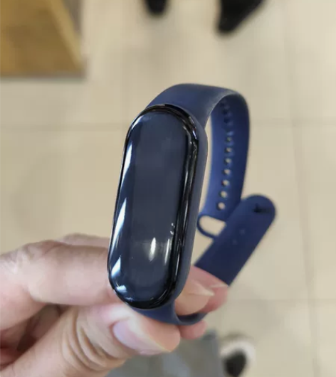 小米手环6,使用过程贴膜。除振动功能失效外...