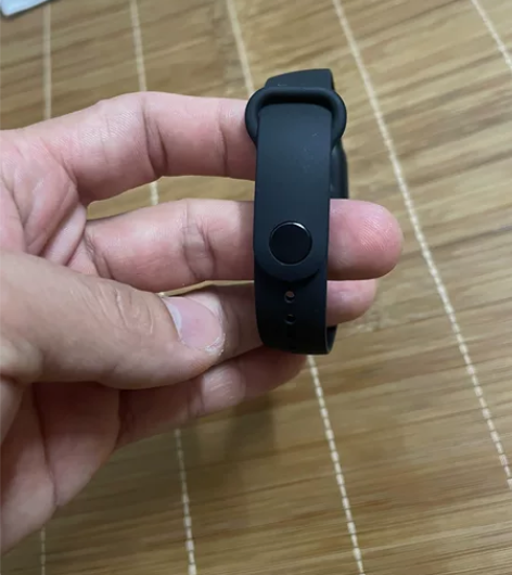 小米手环6标准版，买回来都没戴过几次。 感...