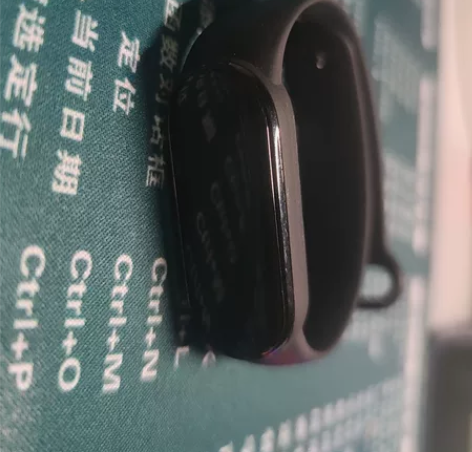 小米手环6,购入一年实际使用半年,成色很好...