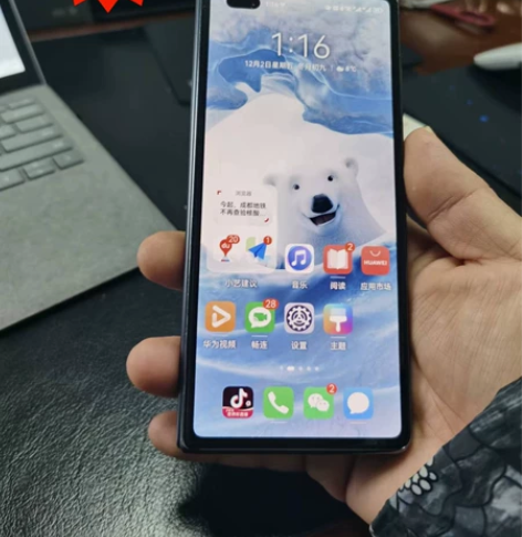 华为Mate  X2八成新2屏幕有划痕，内...