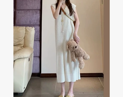 休闲风V领无袖针织连衣裙女夏季2022新款...