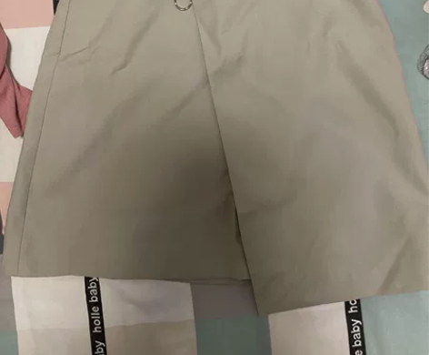 一条包臀裙，一条伞裙两条打包卖   38包...