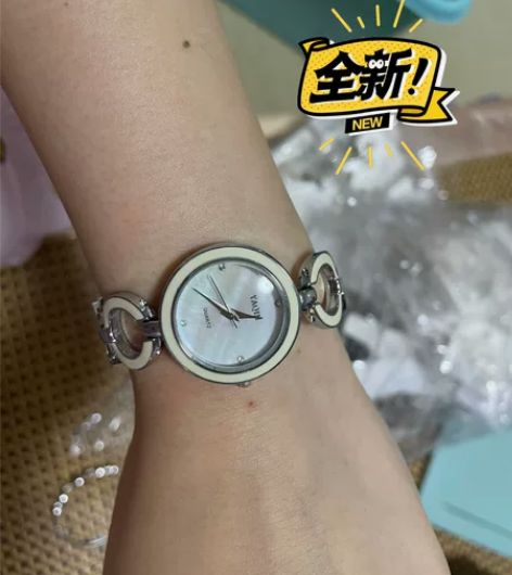 开店清仓全新女士手表都是全新的感兴趣的话点...