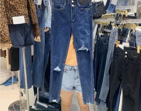 全新破洞铅笔裤牛仔裤 全新带吊牌,不议价