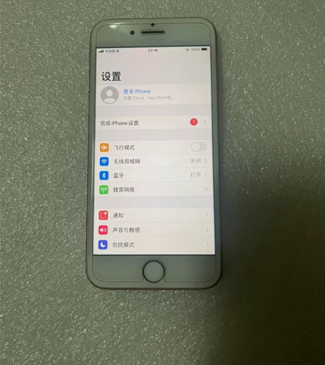 苹果8，64g，成色看图，功能正常使用。看...