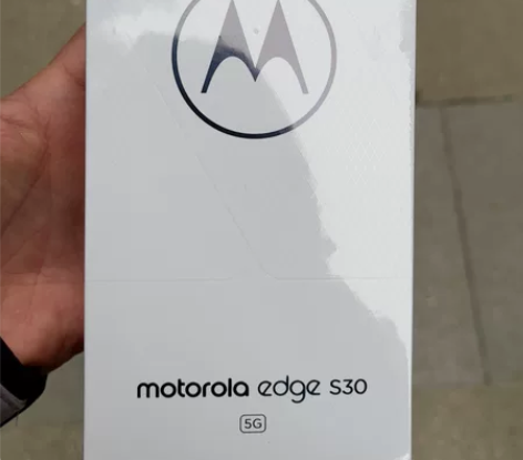 出售一台摩托罗拉s30全新未拆封12+25...