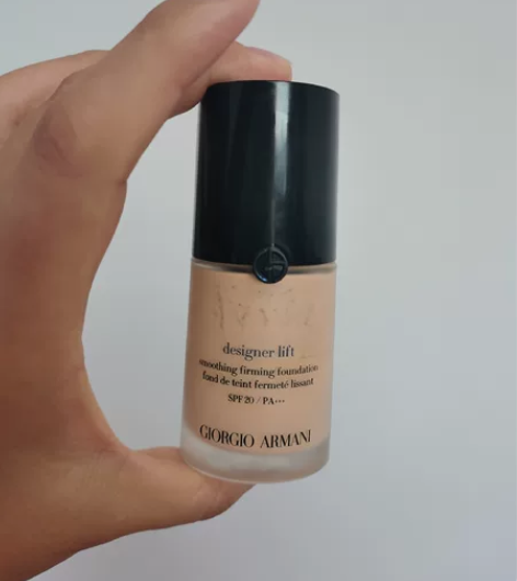 阿玛尼蓝标粉底便宜出了，余量?，不议价 感...