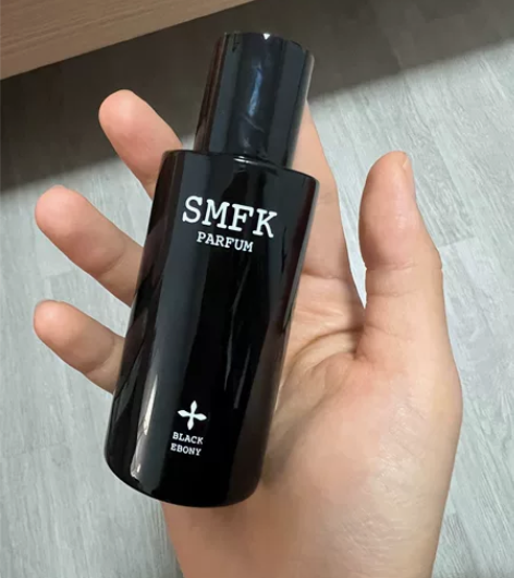 smkf香水，乌木味，就试喷过一次，包装扔...