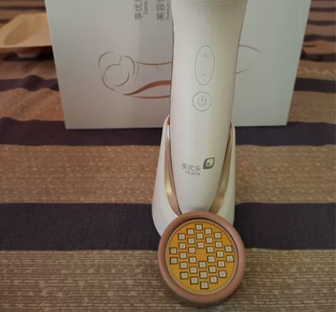 无限极享优乐牌红光美容仪打造精致V字脸，两...