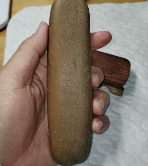 【龙城缘】广西天然大湾石，镇纸石，两面平整...