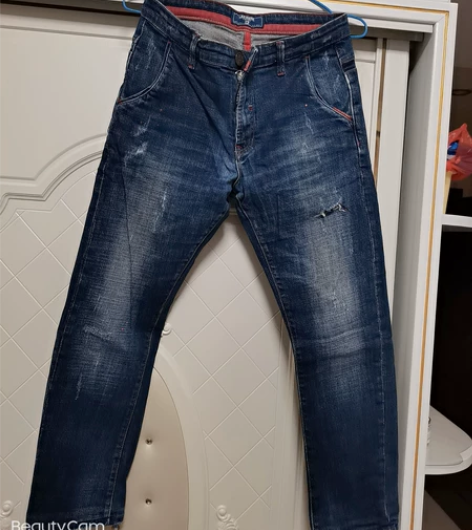 男士牛仔裤出售。质量杠杠滴。8成新的。款式...